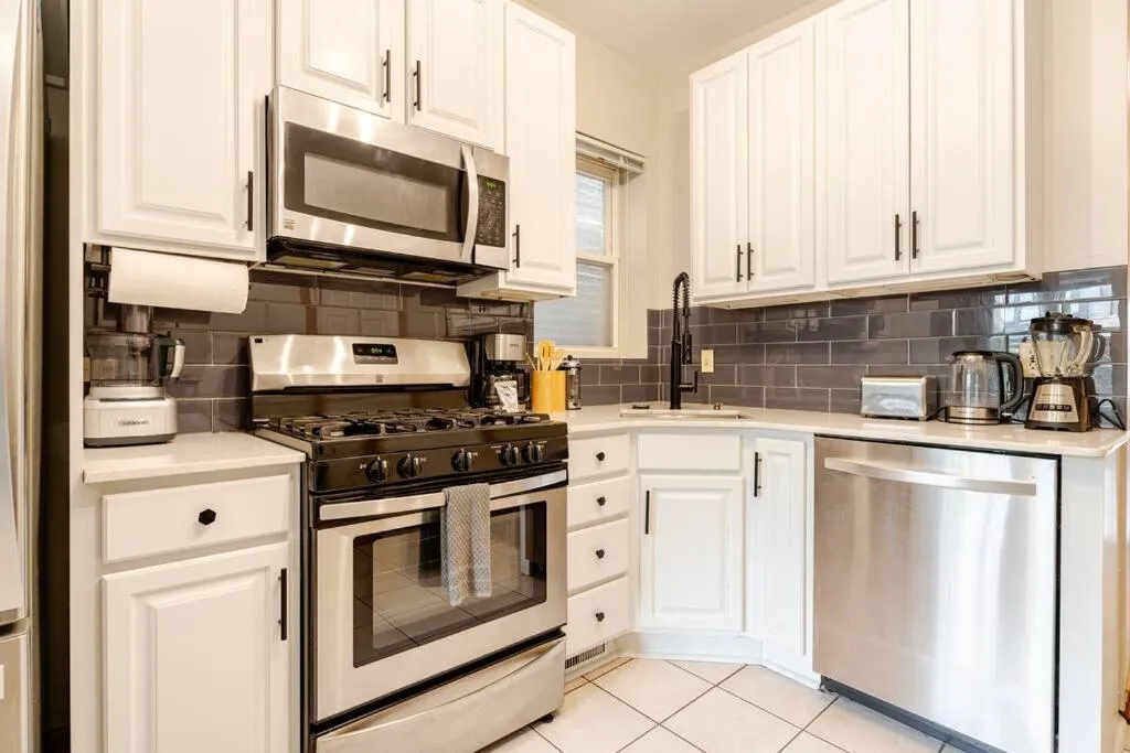 Image 2 of Wrigley 4BR Home, Sleeps 10