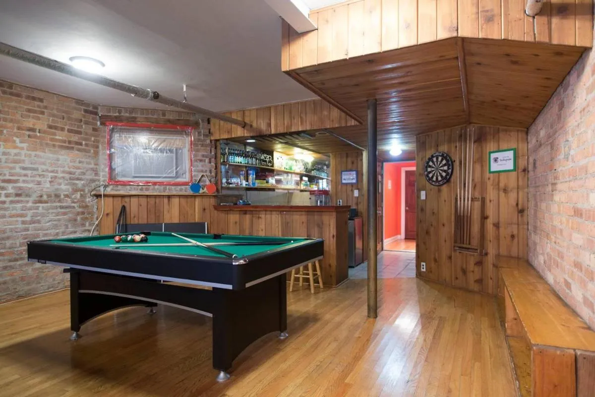 Image 2 of Wrigley Hostel – Chicago