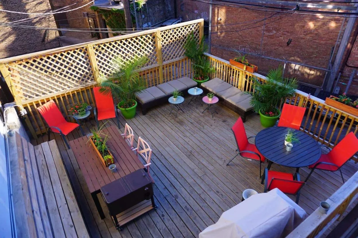Image 1 of Wrigley Hostel – Chicago