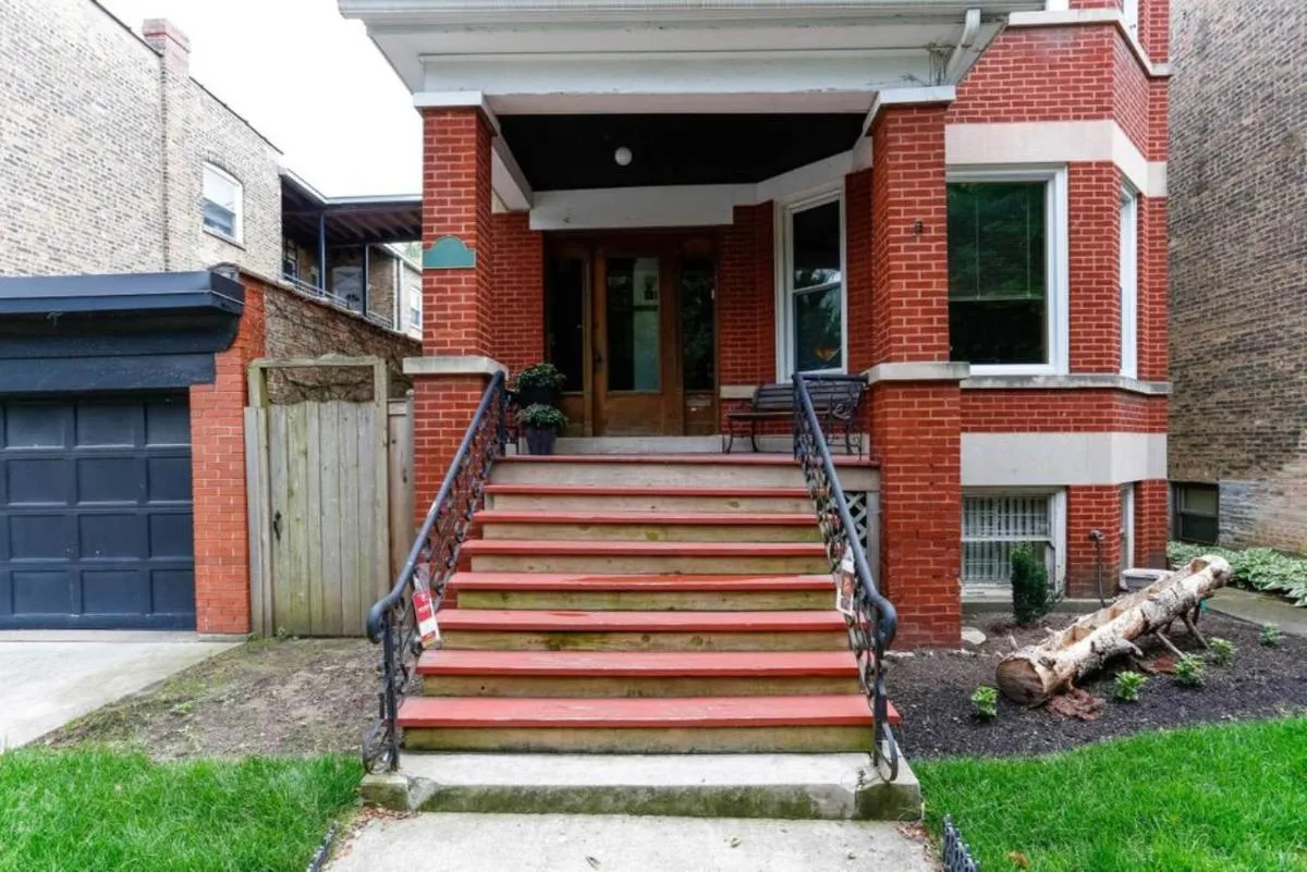 Image 5 of Wrigley Oasis! Steps from the Field! – 3BD 1BA