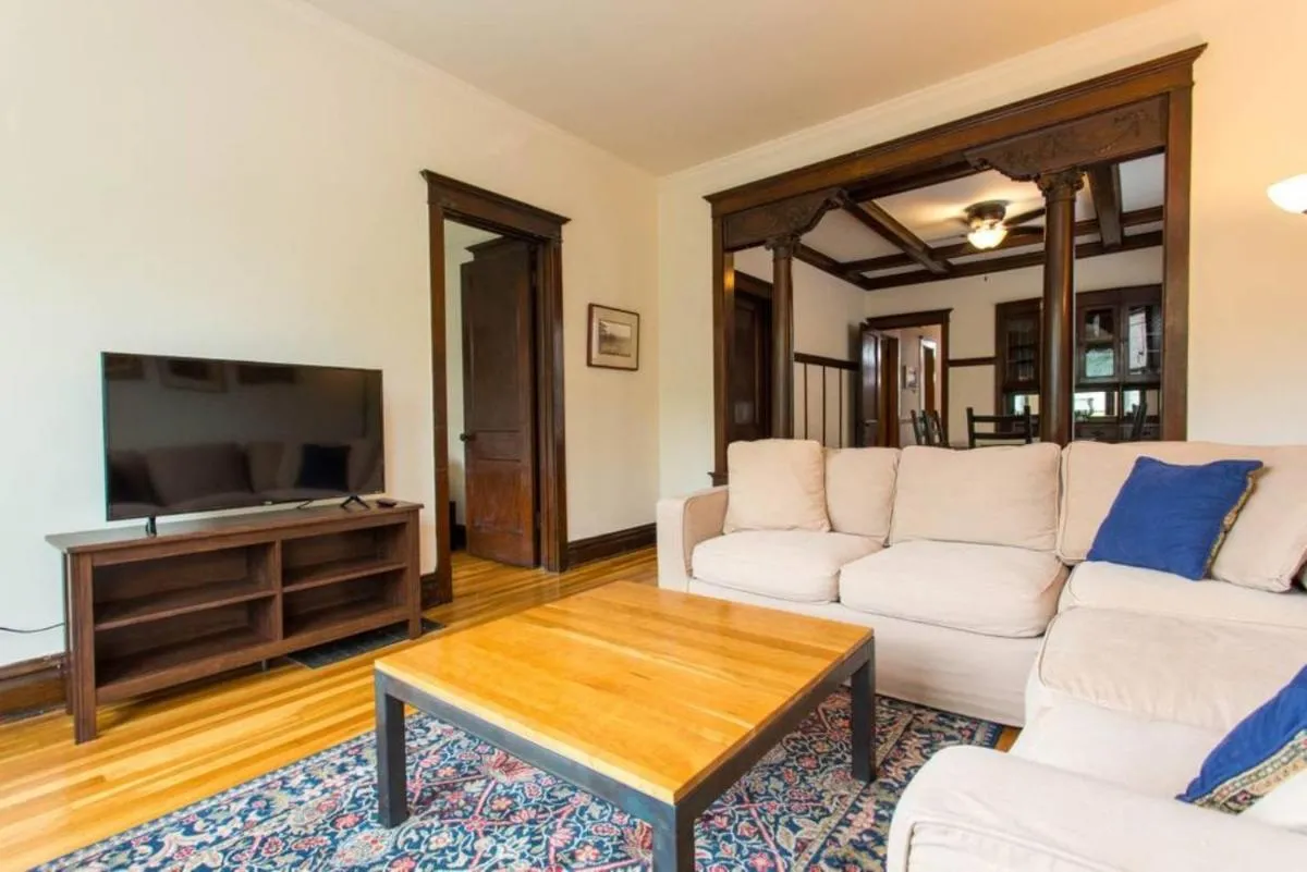 Image 4 of Wrigley Oasis! Steps from the Field! – 3BD 1BA